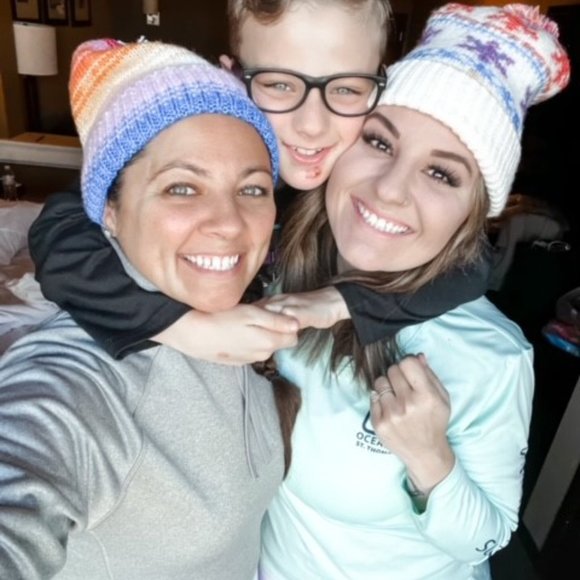 Meet your Posher, Tiffany - Picture 2 of 7